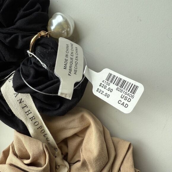 NWT Anthropologie Pearl Charm Scrunchies, set of 4 - Picture 5 of 6